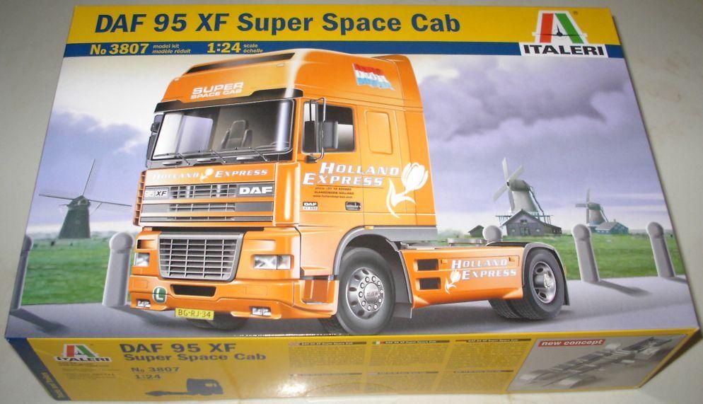 Italeri 3807 - Daf 95XF Super Space cab